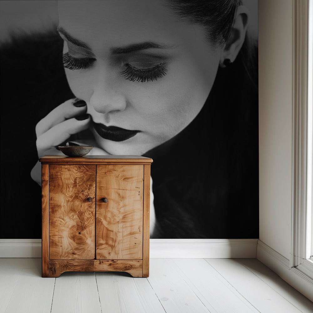 between fingers | Wallpaper