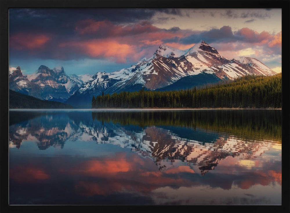 Maligne Color. | Poster