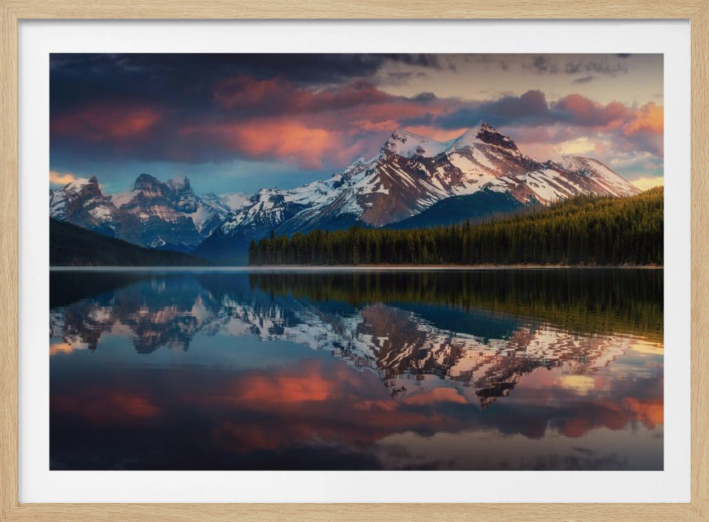 Maligne Color. | Poster