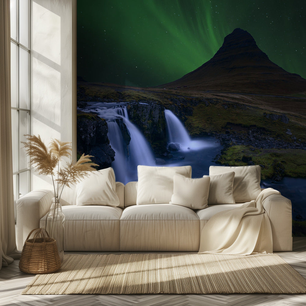 Kirkjufell...   Under a boreal green sky | Wallpaper