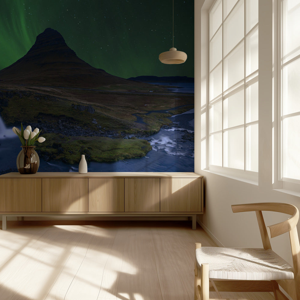 Kirkjufell...   Under a boreal green sky | Wallpaper