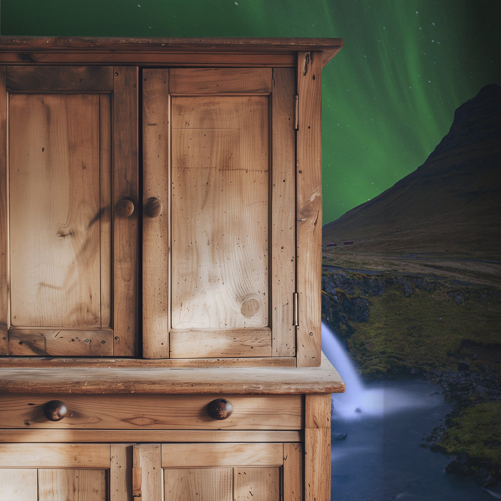 Kirkjufell...   Under a boreal green sky | Wallpaper