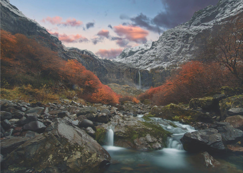 Throat of the earth | Wallpaper