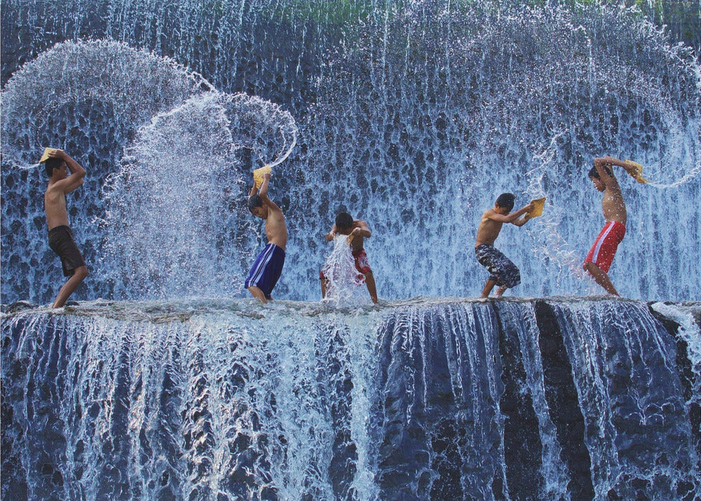 Playing with splash | Canvas