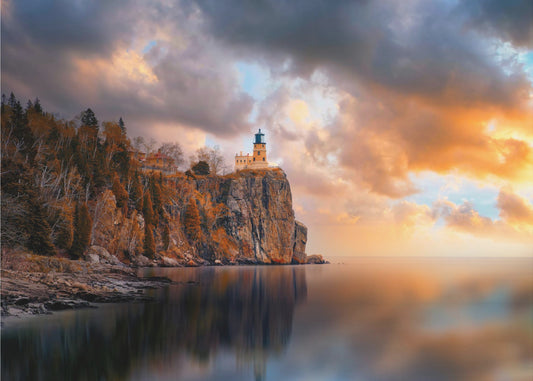 A Cloudy Day at Split Rock Lighthouse | Wallpaper