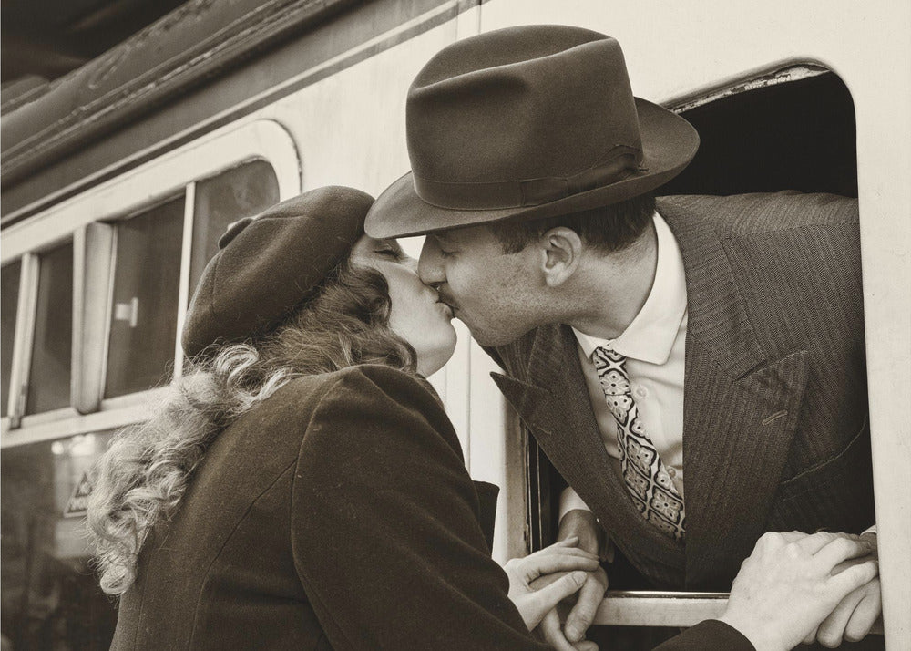 The Goodbye Kiss | Canvas