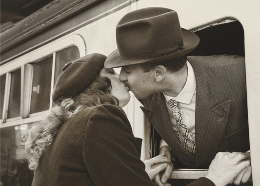 The Goodbye Kiss | Canvas