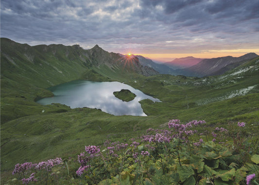 Magic Mountain Lake | Canvas