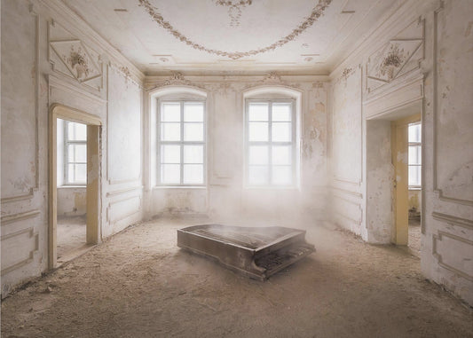 Abandoned Piano in the Dust | Wallpaper