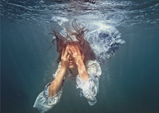 do not cry, Alice | Canvas