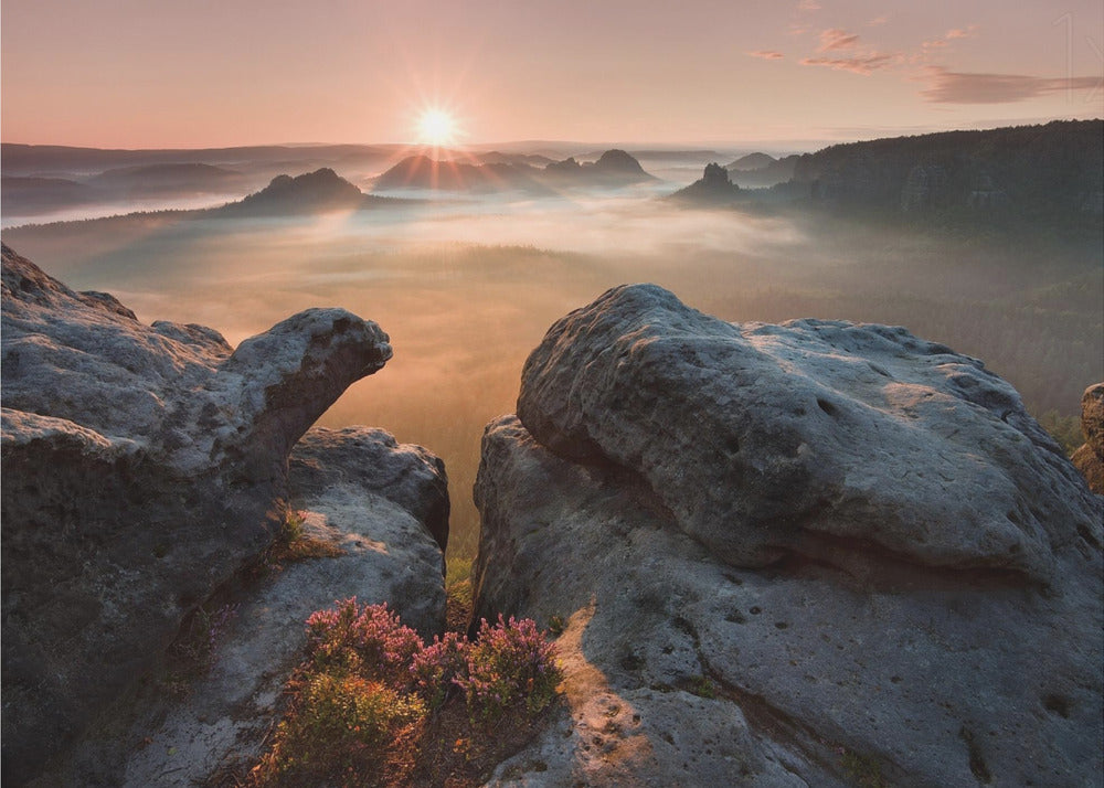 Sunrise on the rocks | Canvas