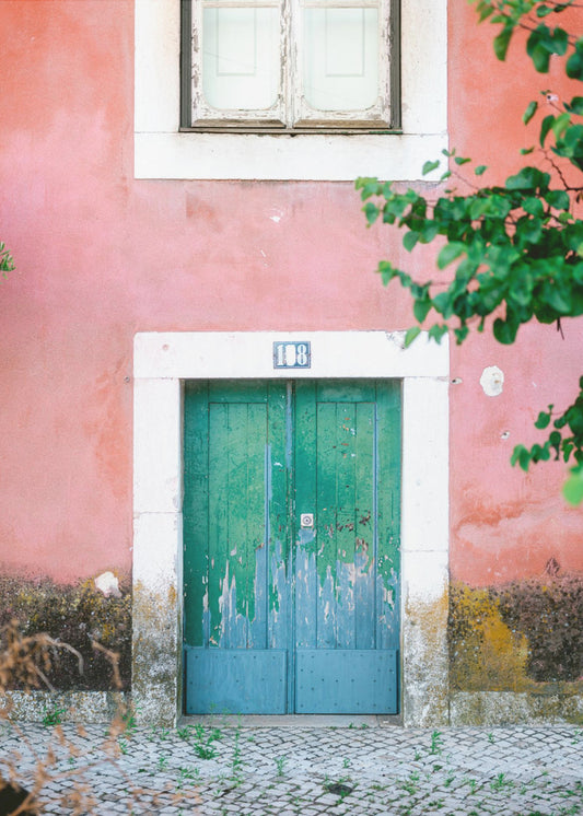 Little door in Lisbon | Canvas